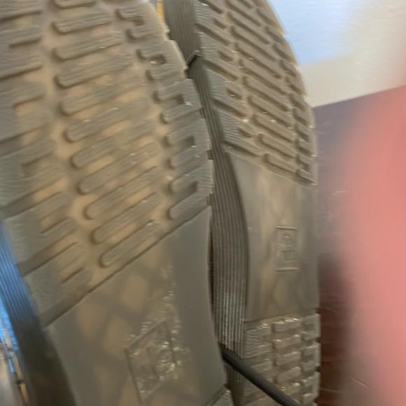 Dr. Martens with soles bouncing shoes size 3 - Picture 9 of 9